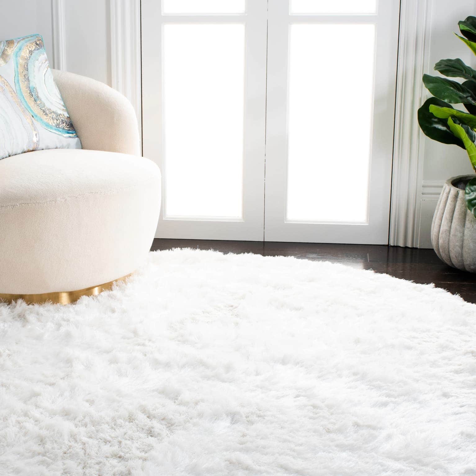 Exclusive rug and patio sale. Safavieh New York. Save Now.