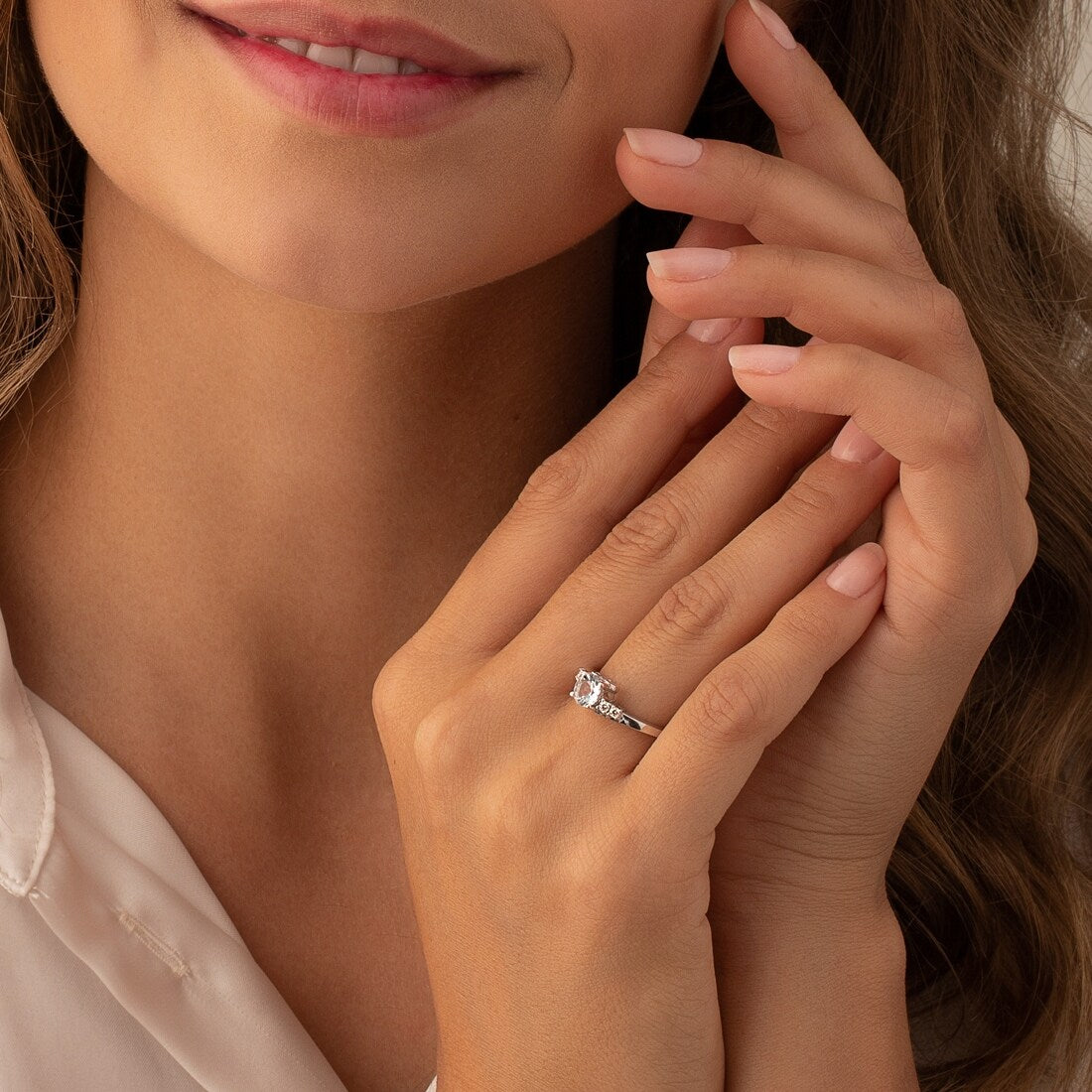 14k White Gold 0.75ct Aquamarine and Diamond Ring