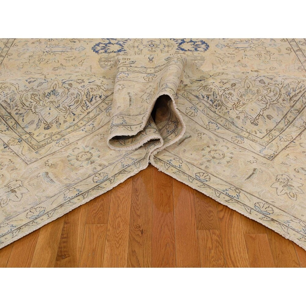 Shahbanu Rugs Pure Wool Vintage White Wash Persian Kerman Hand-Knotted Rug (10' x 13')