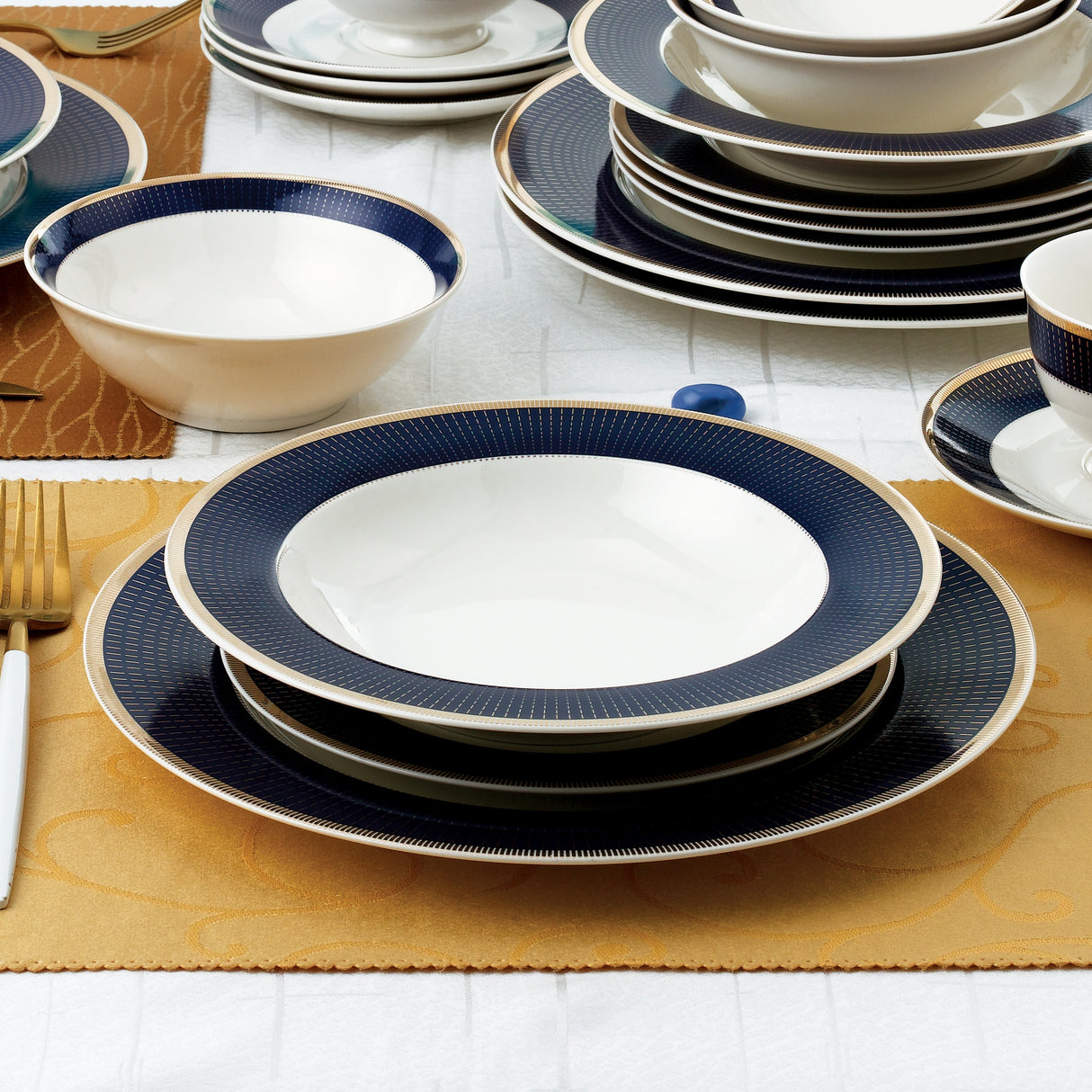 24 Piece Dinnerware Set-Bone China, Service for 4 by Lorren Home Trends