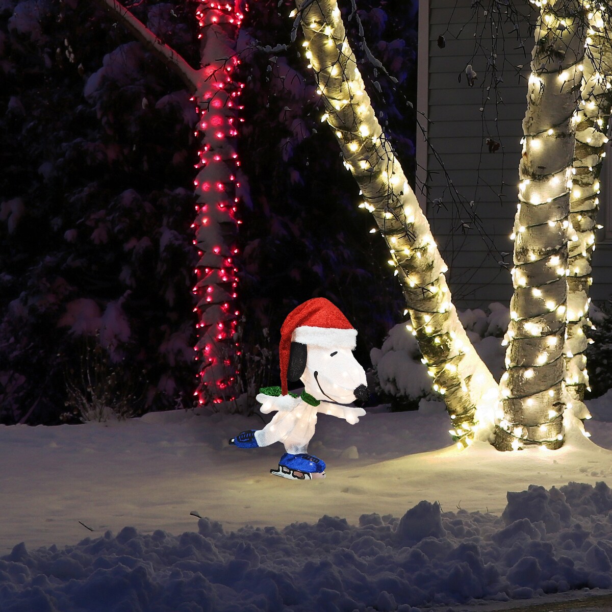 24" Peanuts LED 3D Pre-lit Yard Décor Skating Snoopy