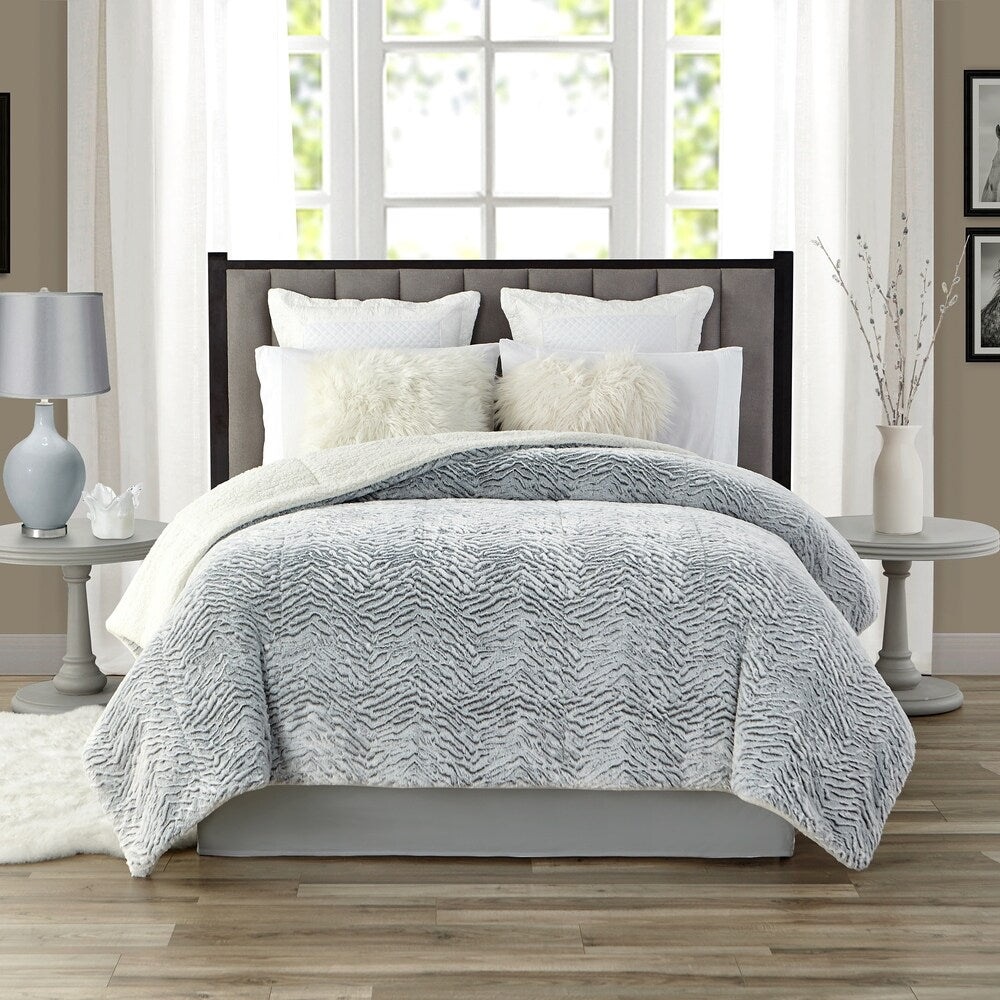 Tahari 3D Carved Pv Bottom Dye Comforter Reverse To Sherpa