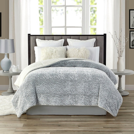 Tahari 3D Carved Pv Bottom Dye Comforter Reverse To Sherpa