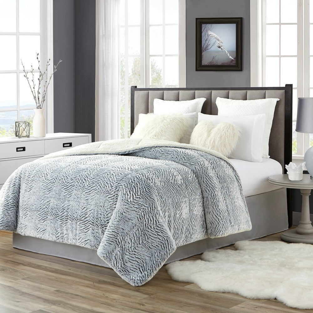 Tahari 3D Carved Pv Bottom Dye Comforter Reverse To Sherpa
