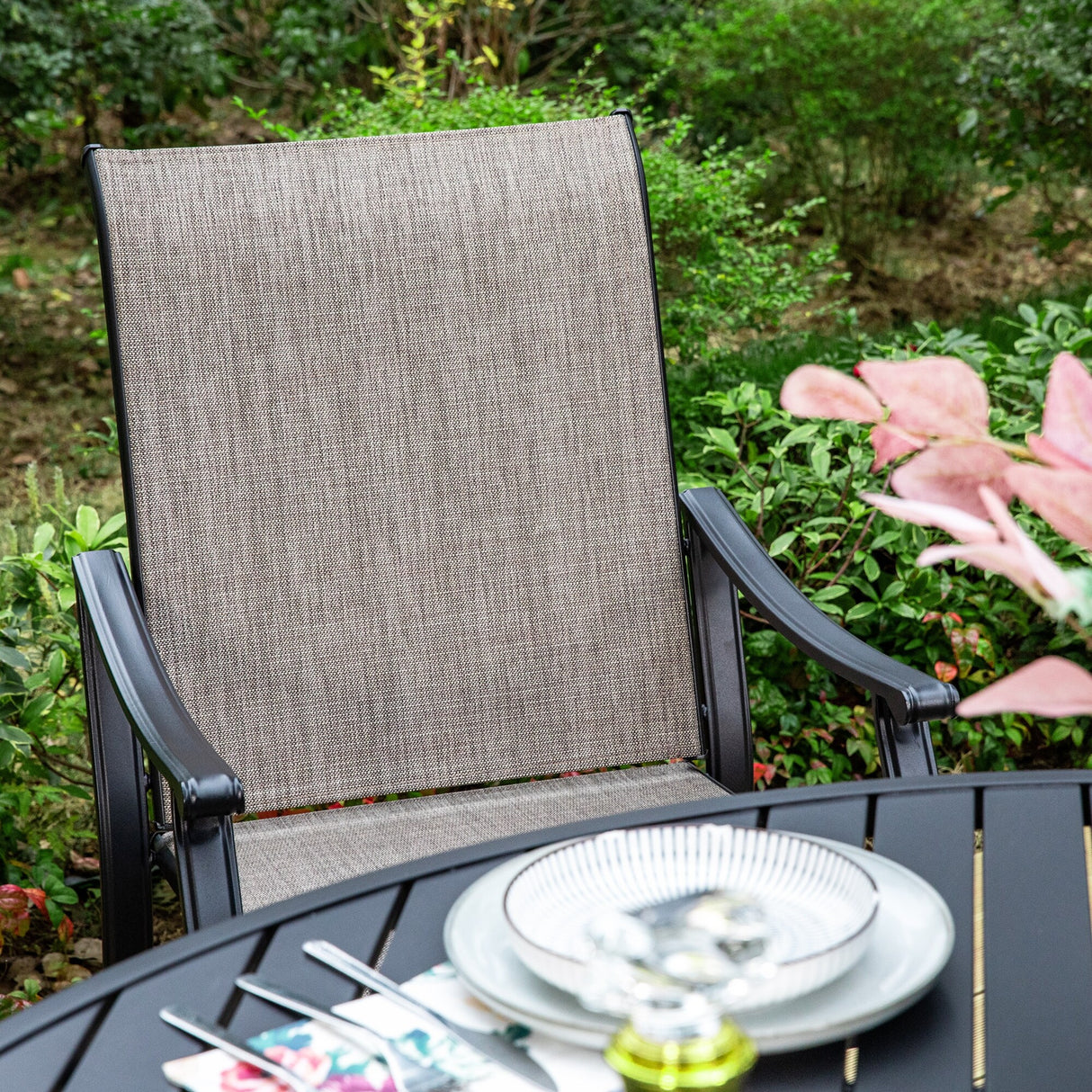 MAISON ARTS 5/7-Piece Patio Dining Set, Round Metal Table and 4/6 Textilene Fabric Padded Armchairs
