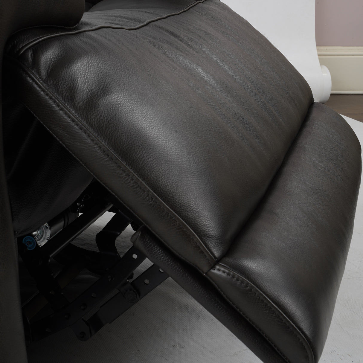 93" Wide Top Grain Leather Power Reclining Sofa with USB Port