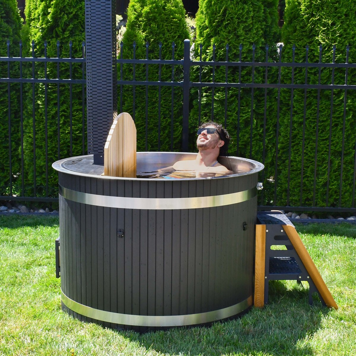 ALEKO 3-5 People Stainless Steel Hot Tub & Cold Plunge Tub Wood-Fired Heater