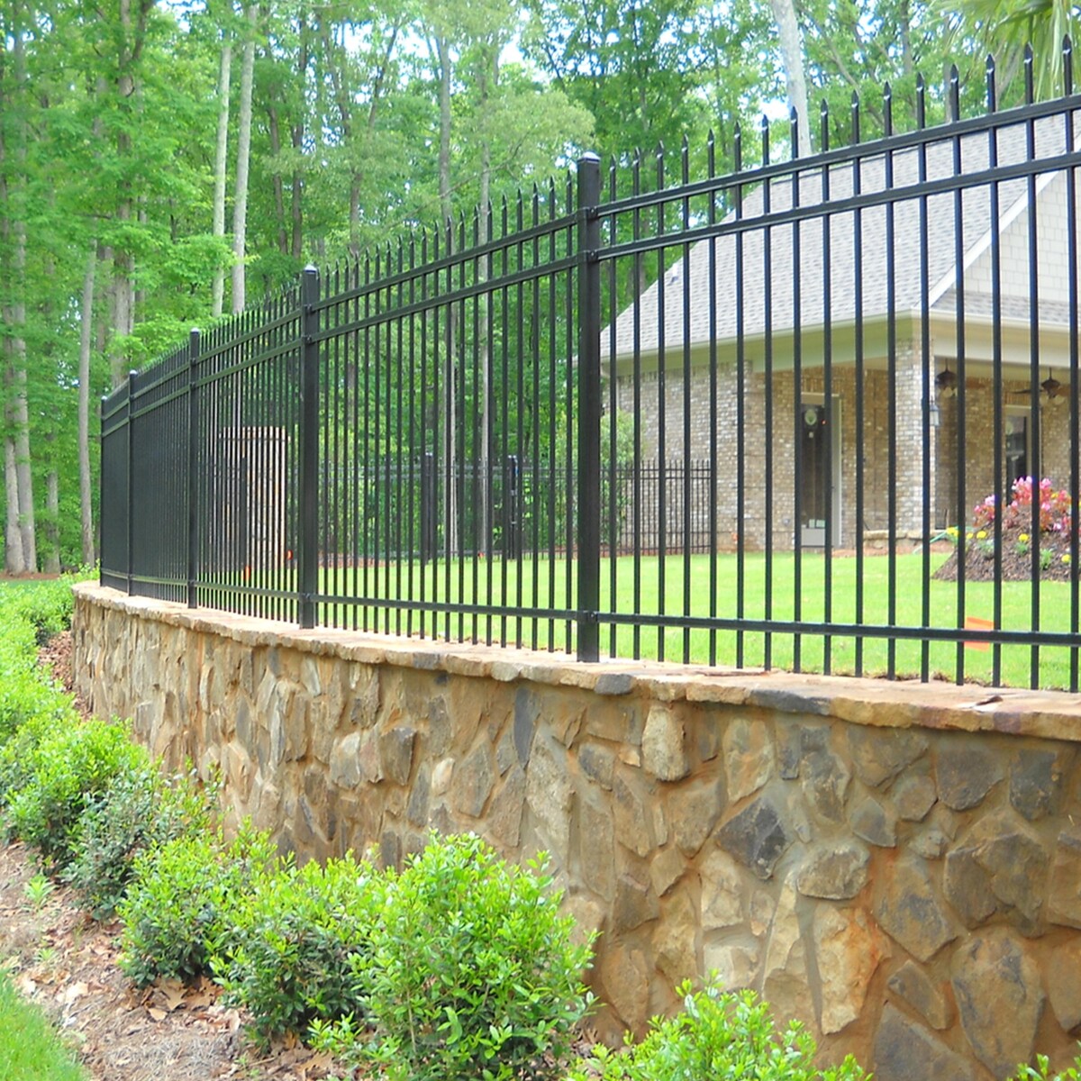 ALEKO Garden Yard Black 8 Panels Steel Fence Kit Straight Top Brussels Style