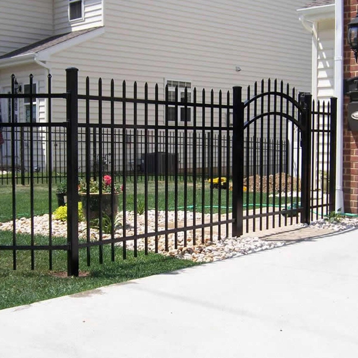 ALEKO Garden Yard Black 8 Panels Steel Fence Kit Straight Top Brussels Style