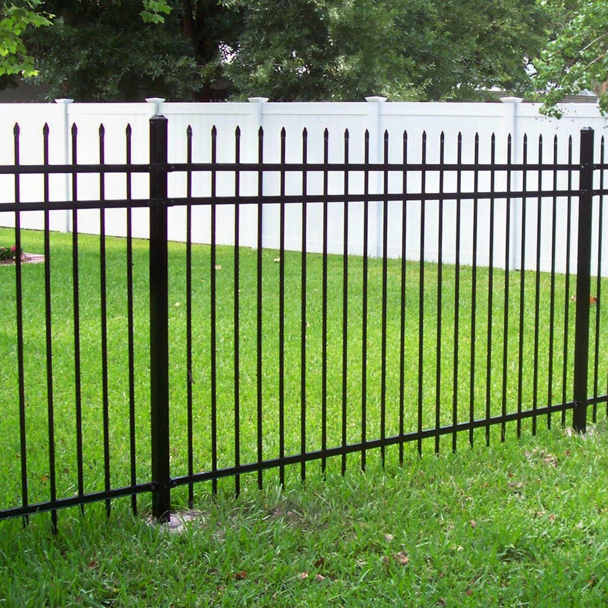 ALEKO Garden Yard Black 8 Panels Steel Fence Kit Straight Top Brussels Style
