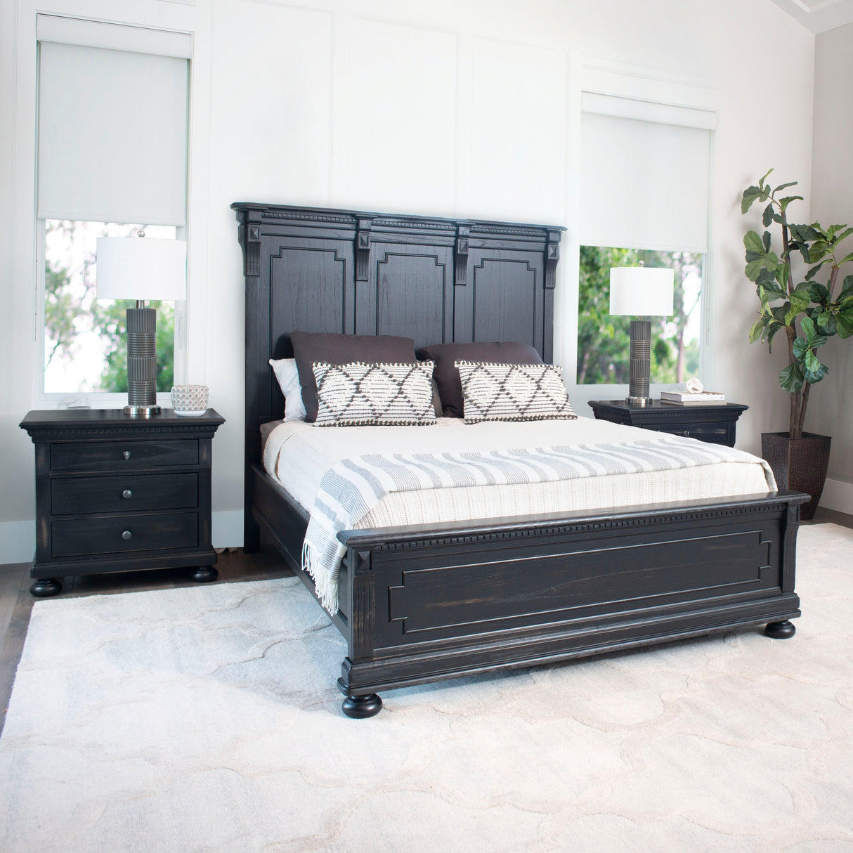 Abbyson Hendrick Distressed Black Wood 3 Piece Bedroom Set