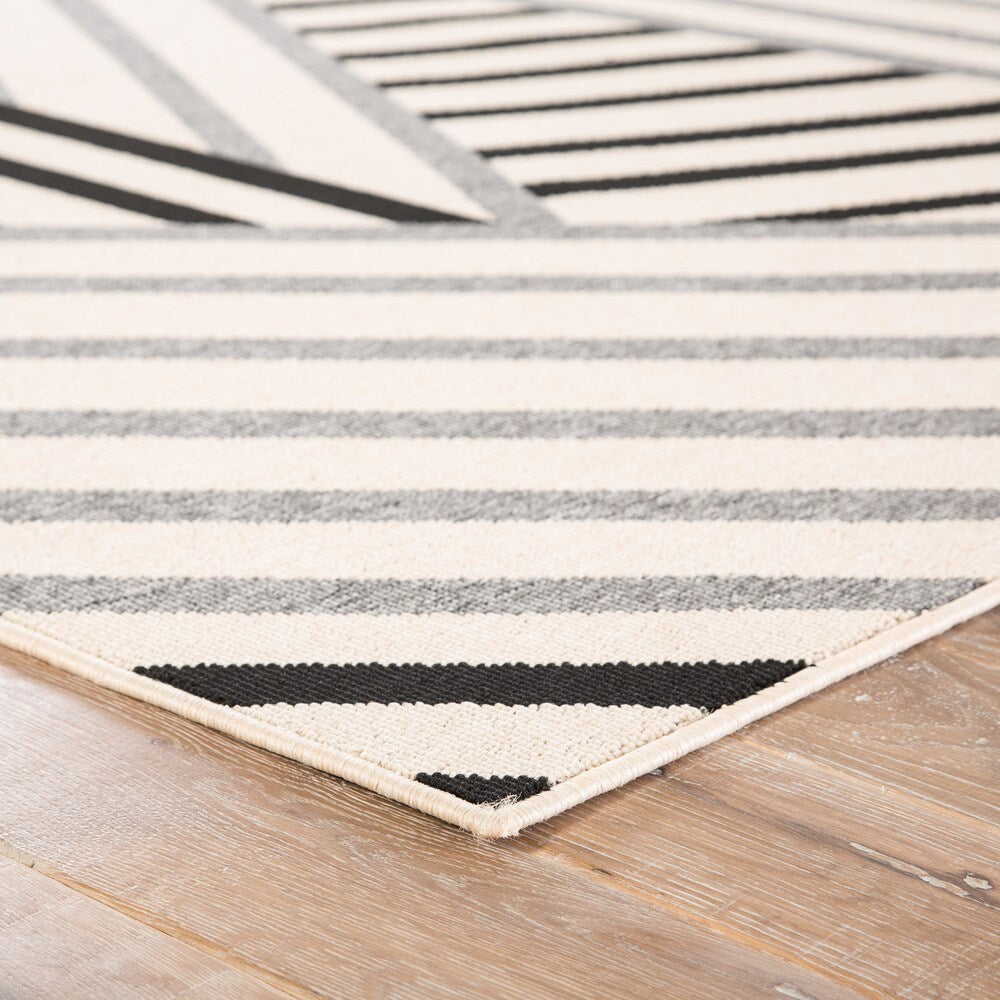 Ace Indoor/ Outdoor Geometric Area Rug
