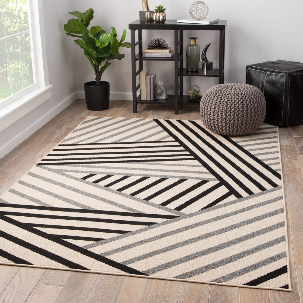 Ace Indoor/ Outdoor Geometric Area Rug
