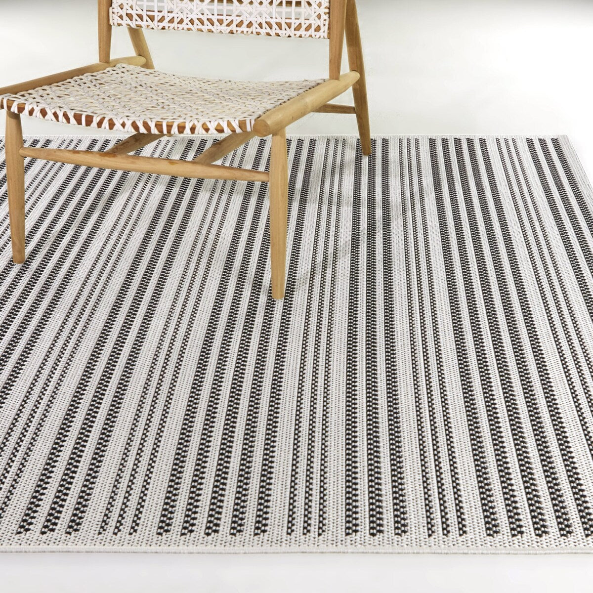 Aguirre Textured Patio Indoor/Outdoor Area Rug