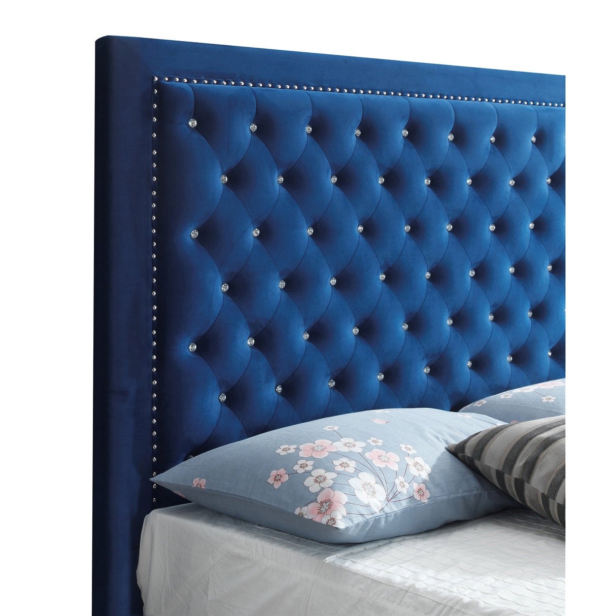 Alba Upholstered King Panel Bed