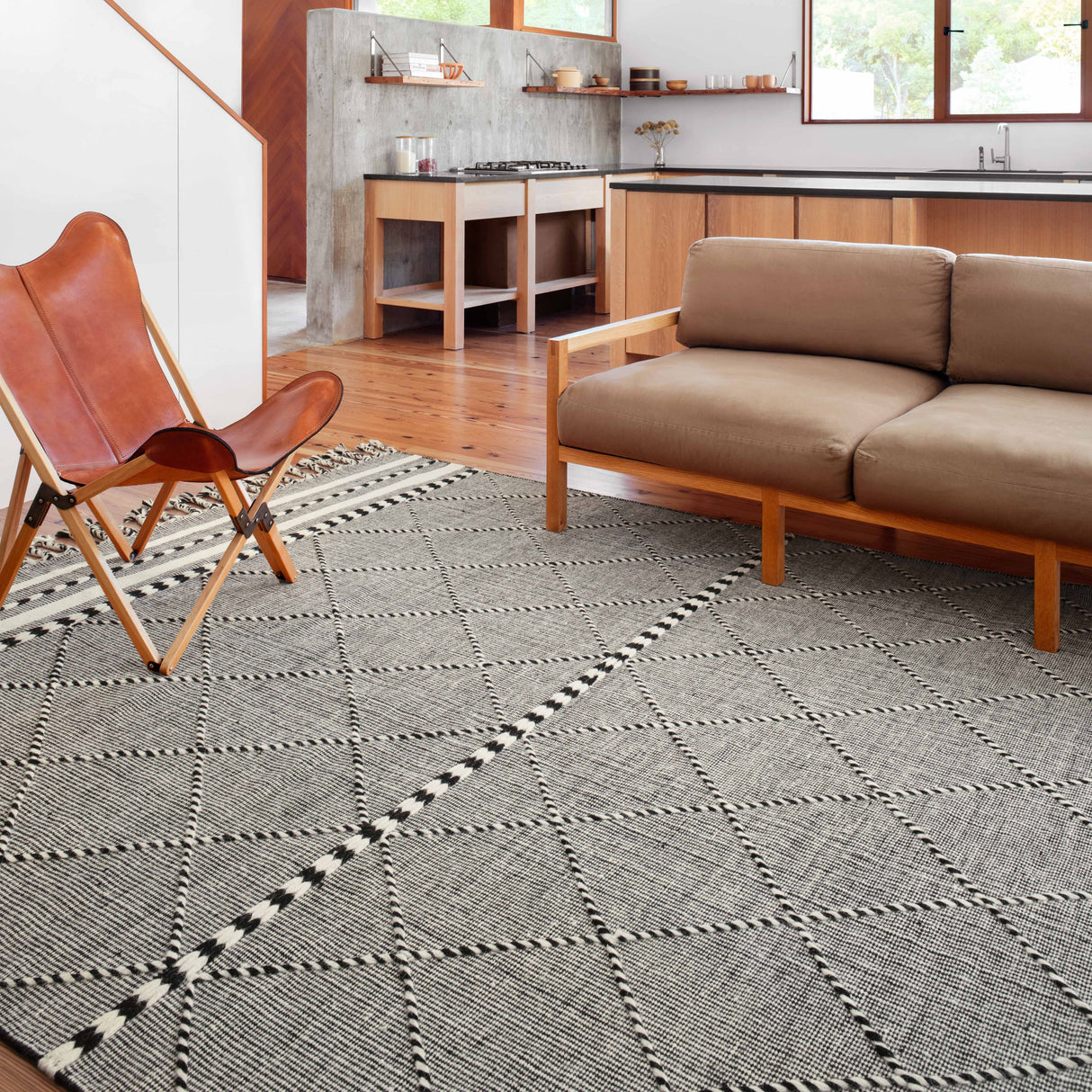 Alexander Home Isaiah Global Hand Loomed Geometric Wool Rug