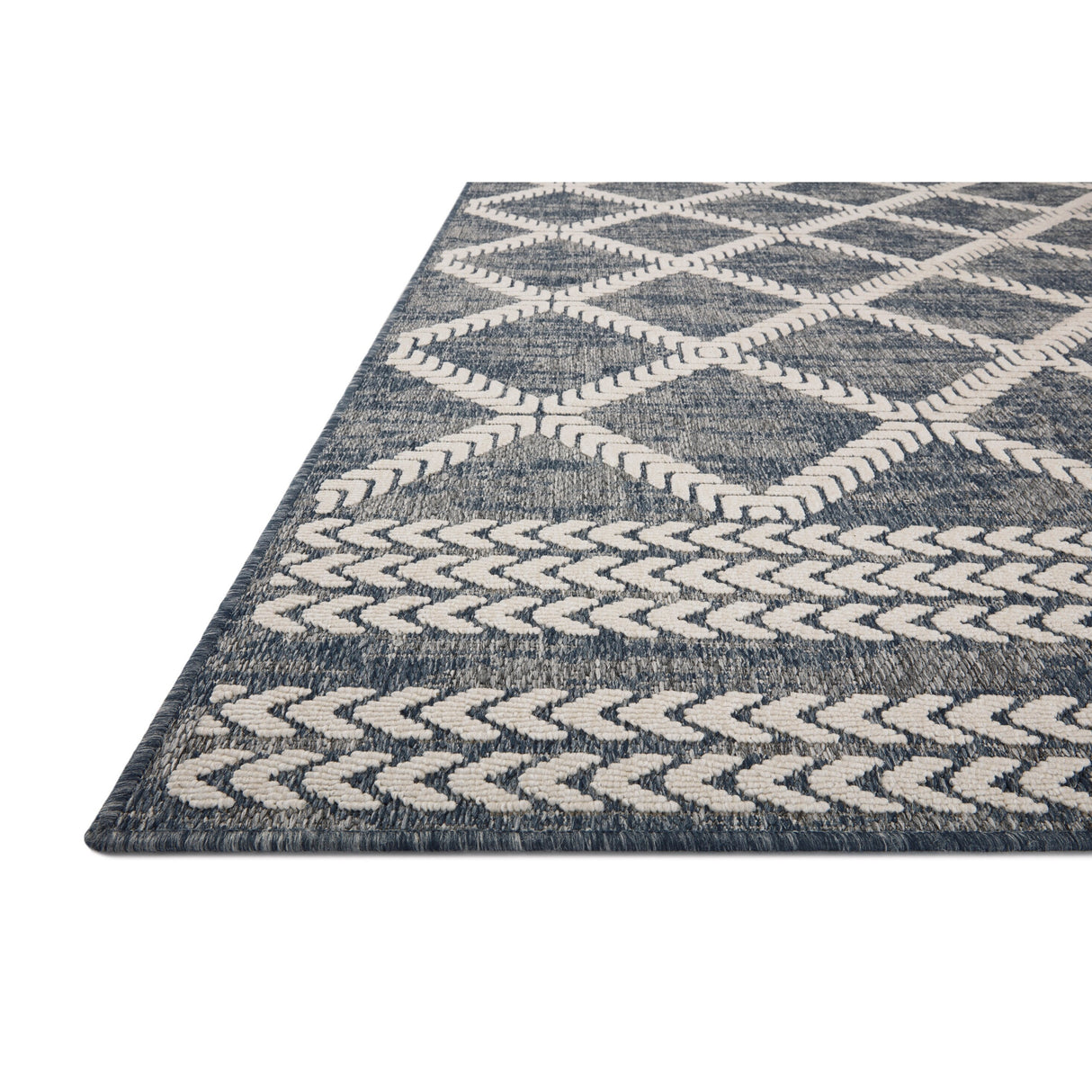 Alexander Home Renee Modern Trellis Indoor / Outdoor Rug