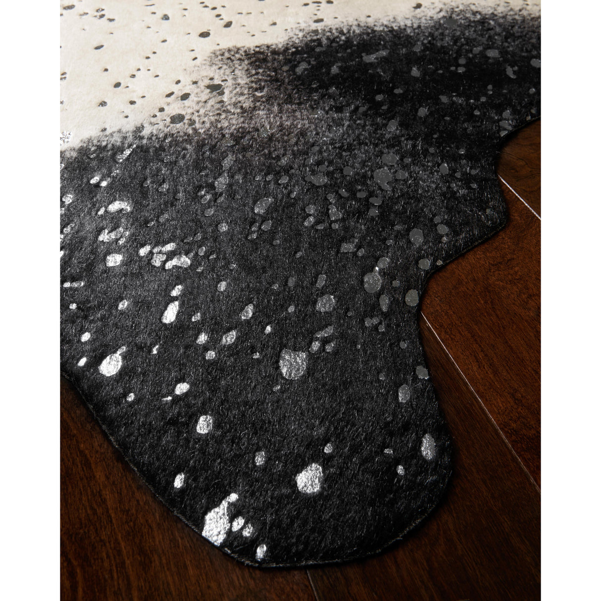 Alexander Home Sierra Faux Cowhide Rug - 6'2" x 8'