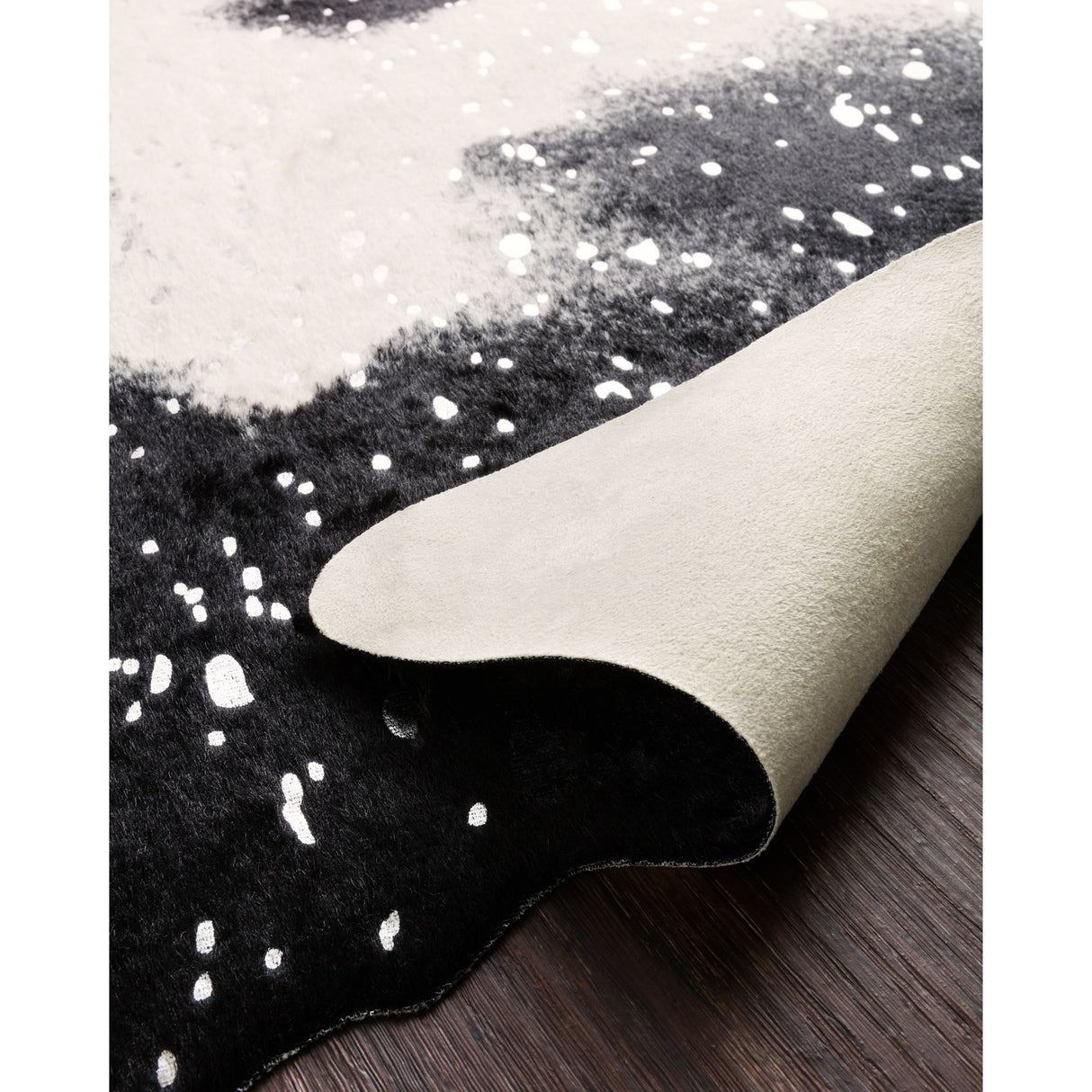 Alexander Home Sierra Faux Cowhide Rug - 6'2" x 8'