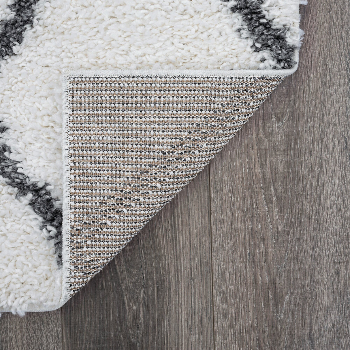 Sohni Shag Farmhouse Diamond Indoor Area Rug
