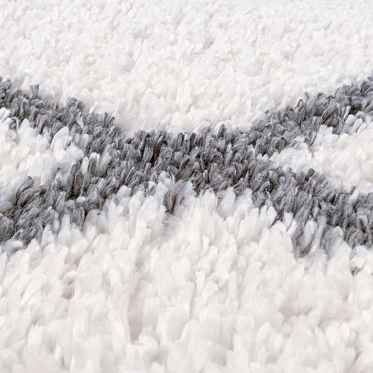 Sohni Shag Farmhouse Diamond Indoor Area Rug