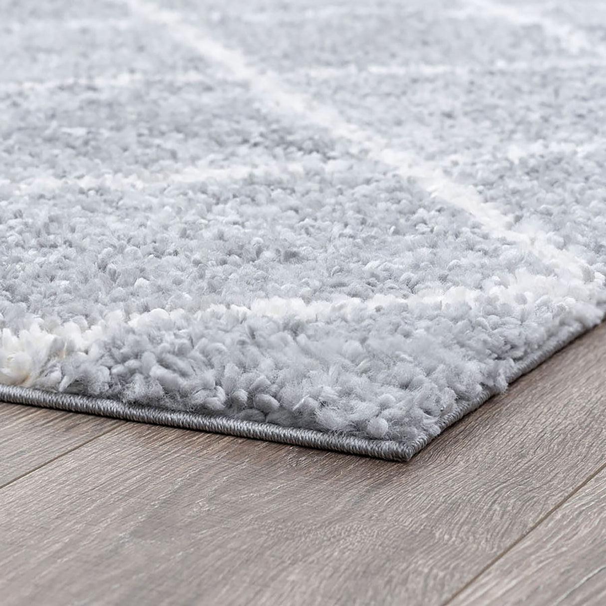 Sohni Shag Farmhouse Diamond Indoor Area Rug