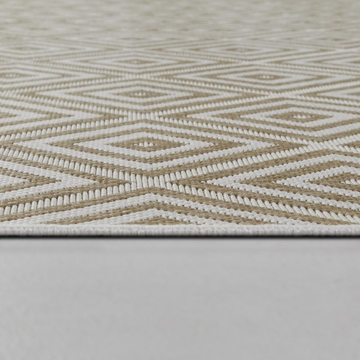 Amador Geometric Indoor/Outdoor Area Rug