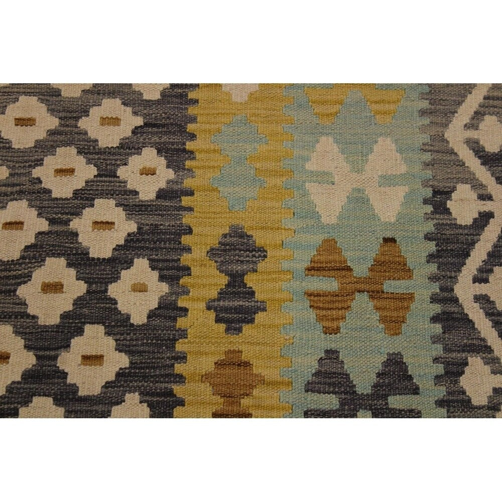 Amelia Gray/Ivory Hand-Woven Kilim Wool Rug - 5'7 x 7'6 - 5'7" x 7'6" - 5'7" x 7'6"