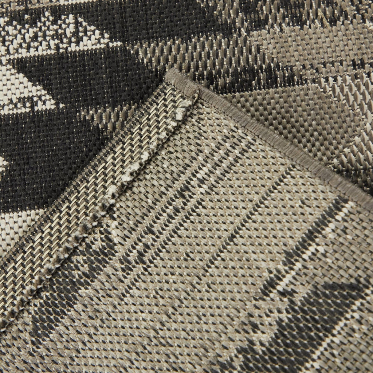 Anita Modern Aztec Trellis Pattern Indoor/ Outdoor Area Rug