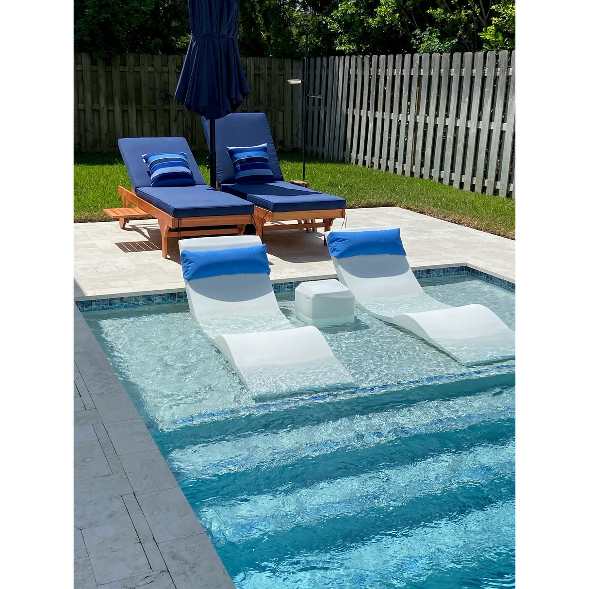 Aqua Outdoors In-Pool Side Table - Small for 0-9in of Water