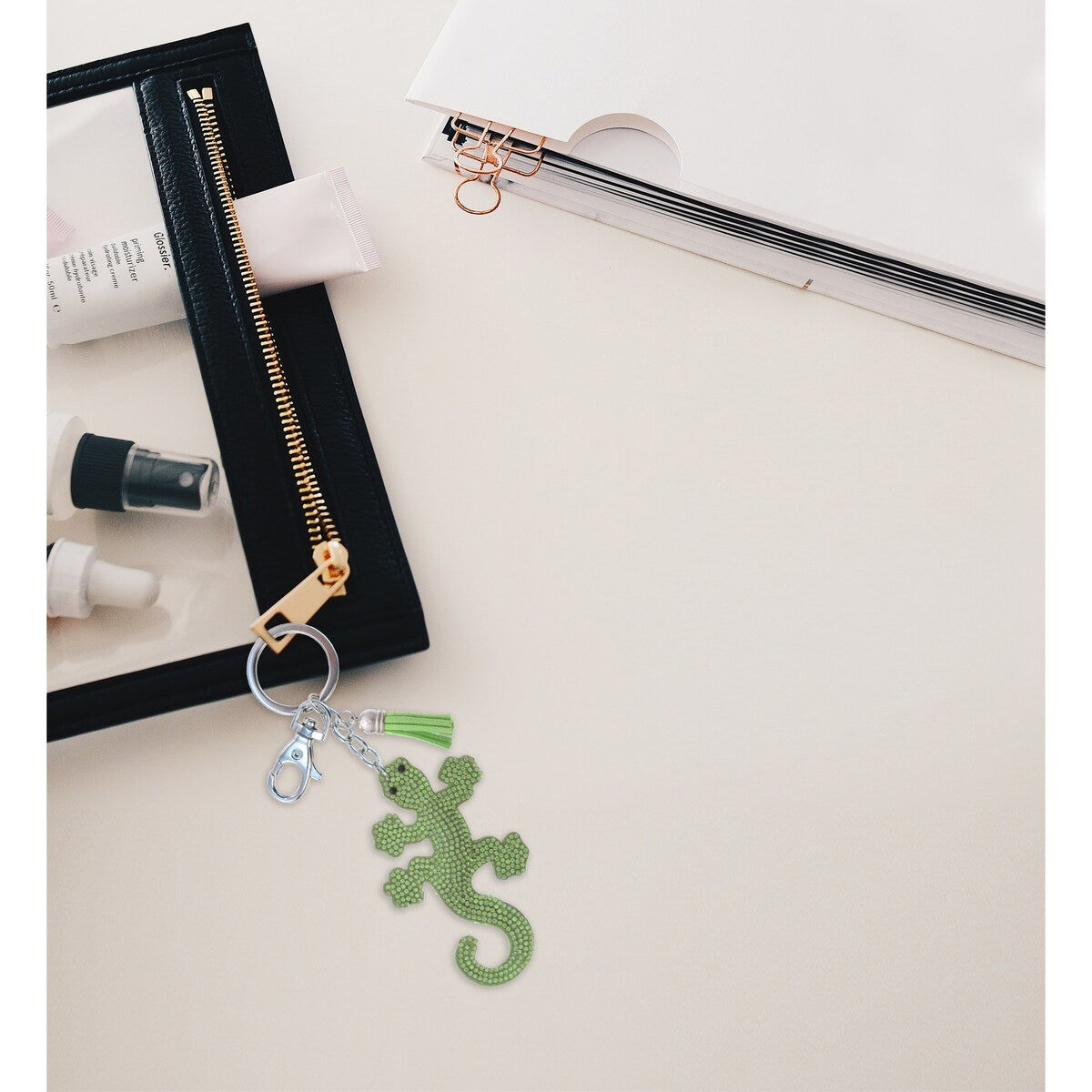 Aqua79 Gecko Keychain - Green Sparkling Rhinestones Charm with Tassel - 3.9 x 2.4 x 0.4 inches