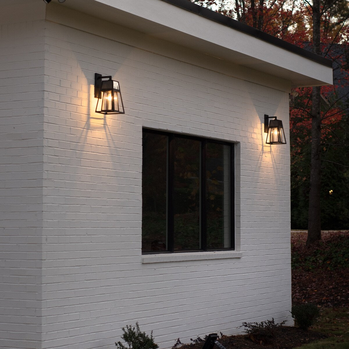 Gama Sonic Aria 1-Light Black Modern Outdoor Solar Wall Sconce Lantern