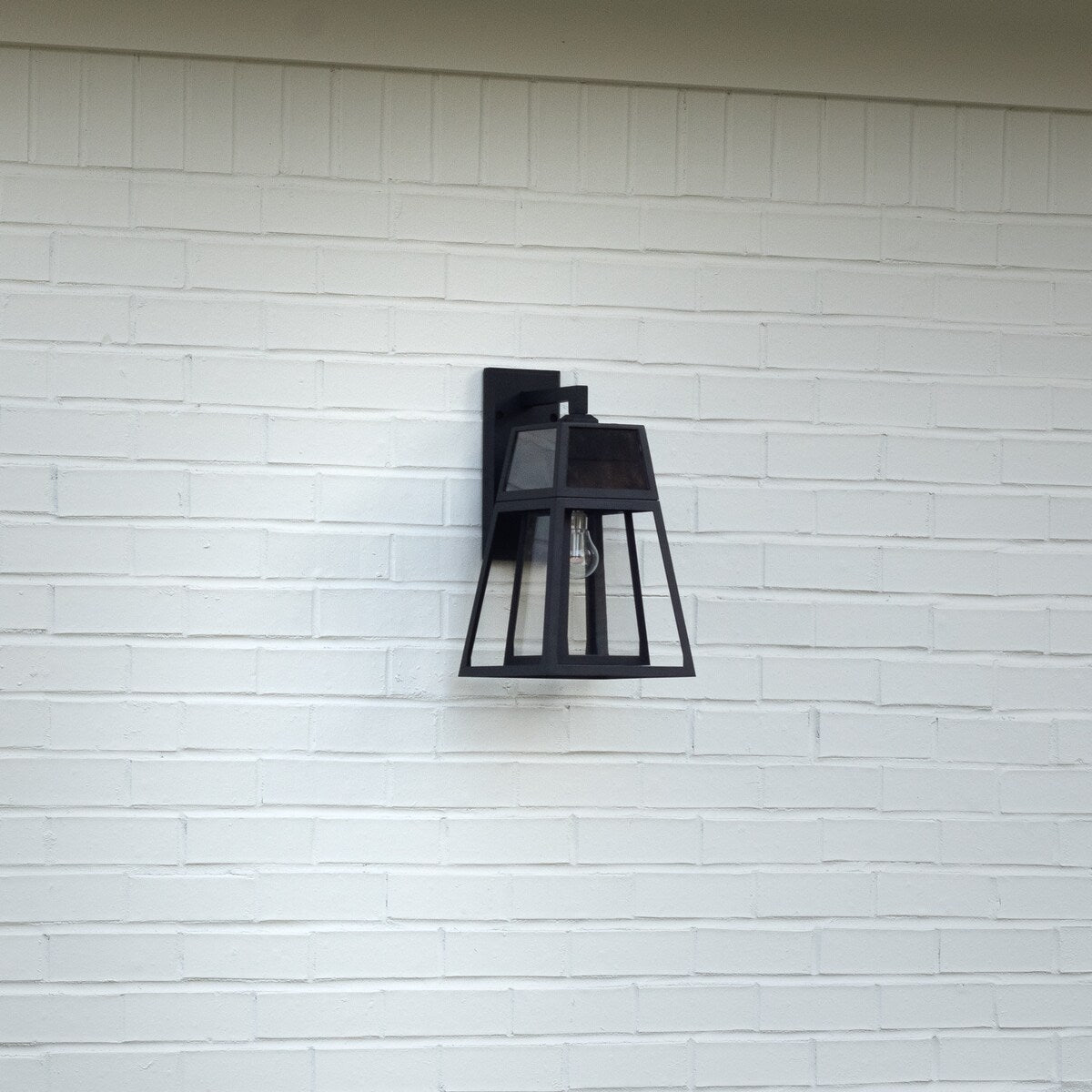 Gama Sonic Aria 1-Light Black Modern Outdoor Solar Wall Sconce Lantern