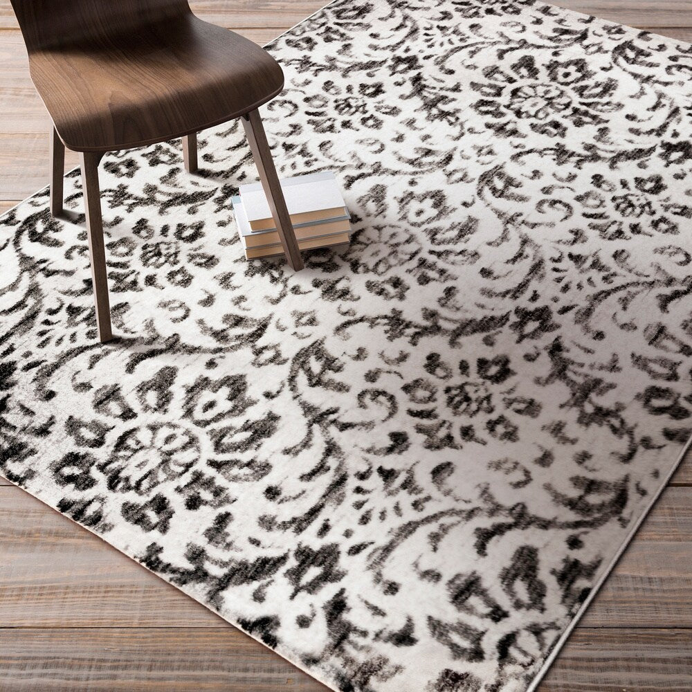 Artfully Crafted Sally Damask Area Rug - 5'2" x 7'6