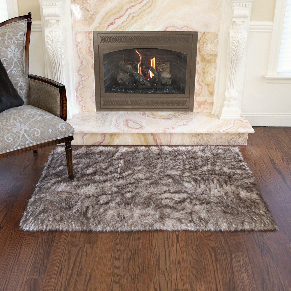 Aurora Home Wild Mannered Luxury Long Faux Fur Rug (3'4 x 4'10)