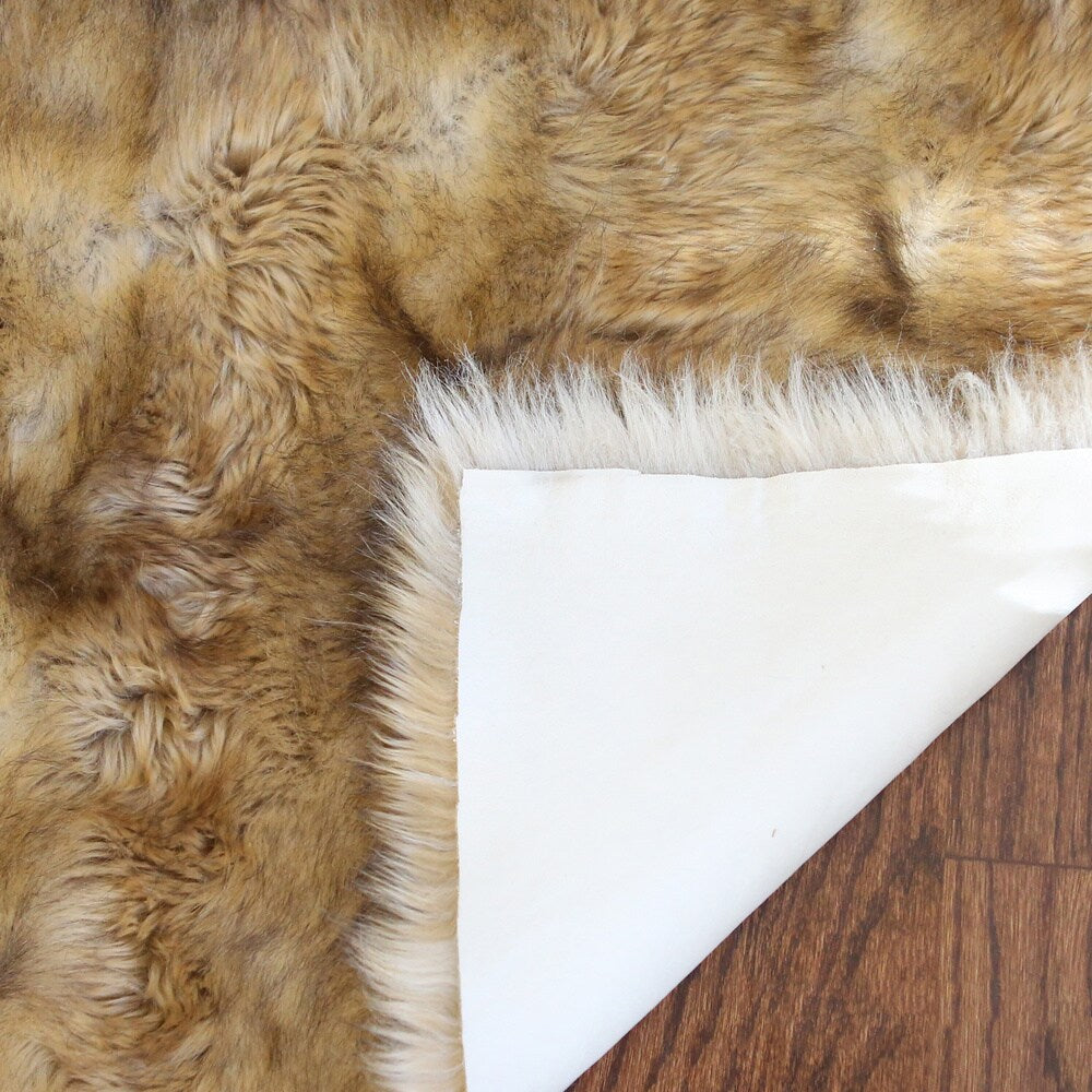 Aurora Home Wild Mannered Luxury Long Faux Fur Rug (3'4 x 4'10)