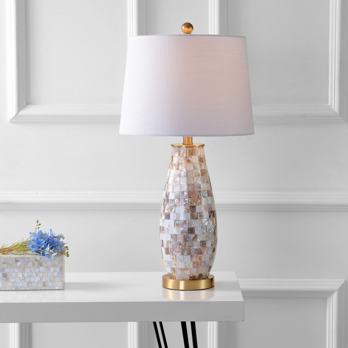 Bailey 28" Seashell LED Table Lamp, Natural by JONATHAN Y