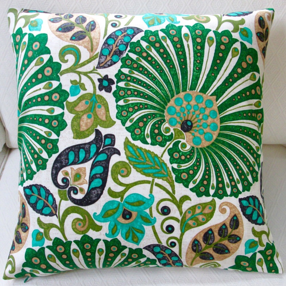 Bankura 20-inch Emerald Green Floral Throw Pillow