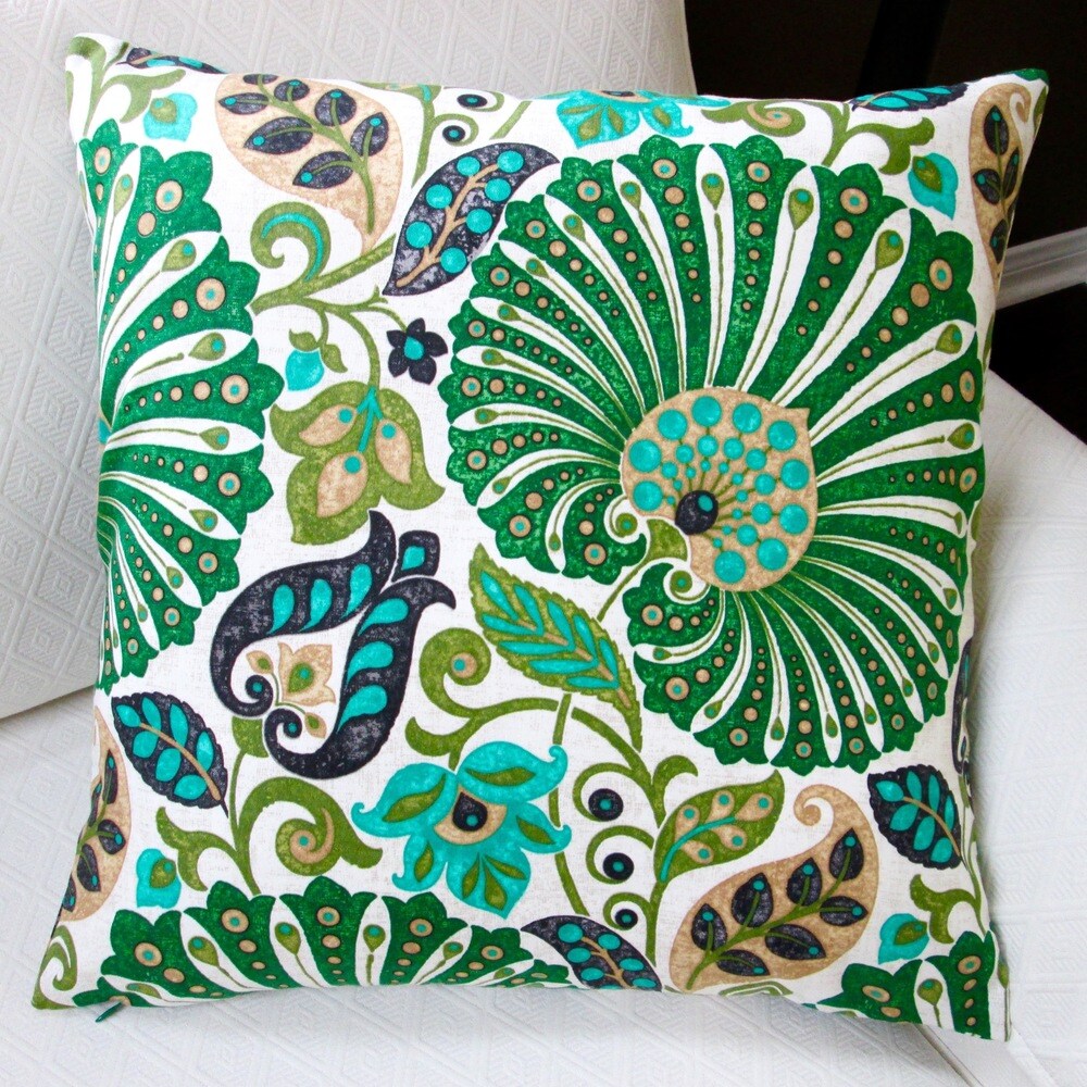 Bankura 20-inch Emerald Green Floral Throw Pillow