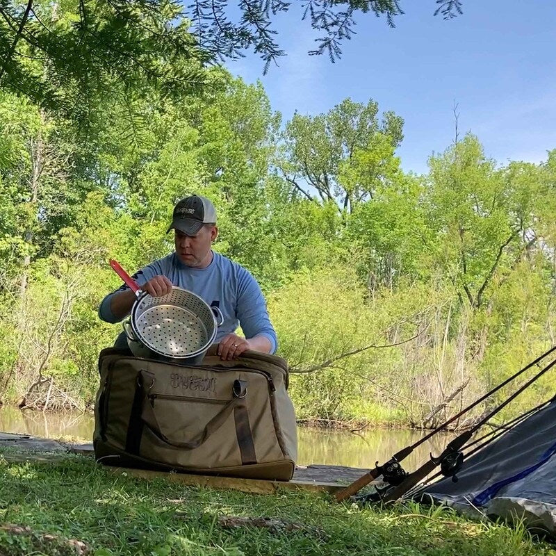 Bayou Classic Fish Camp Kit Features 10-qt Aluminum Fish Cooker w/ Perforated Aluminum Basket