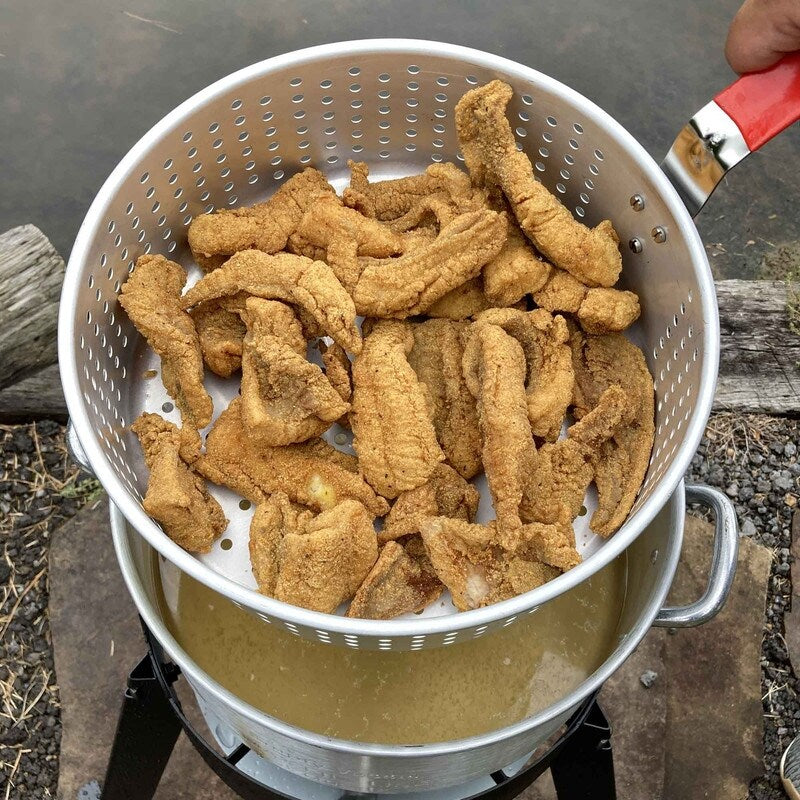 Bayou Classic Fish Camp Kit Features 10-qt Aluminum Fish Cooker w/ Perforated Aluminum Basket