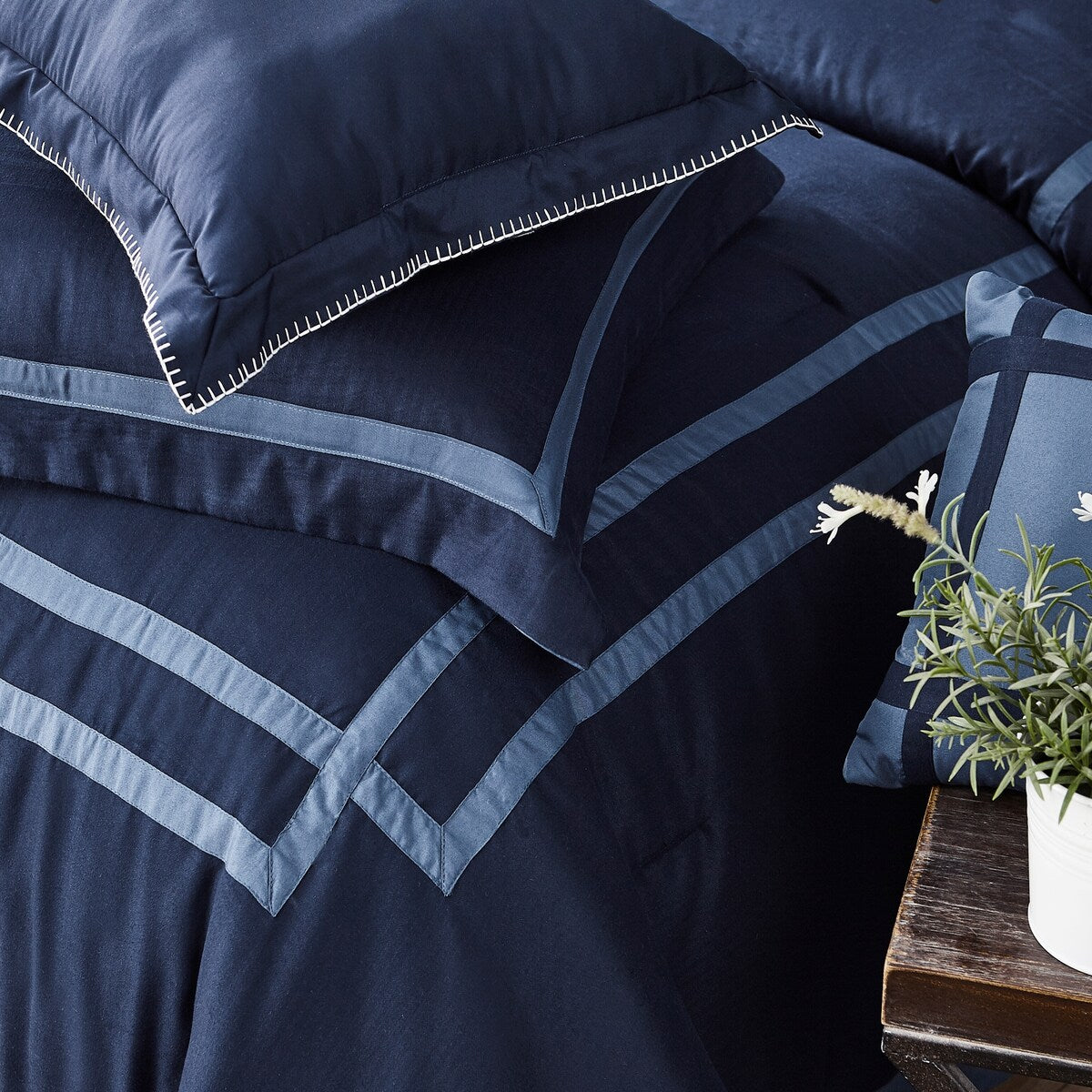 Wonderful Hotel Collection 8-Piece Comforter Set