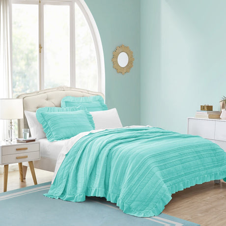 Beaute Living Ruffle Stripe Clip 3-piece Quilt Set