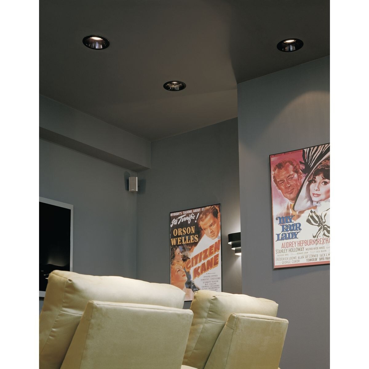 Black 1-light Louvered Wall Sconce - 8.250" x 16.750" x 9.630"