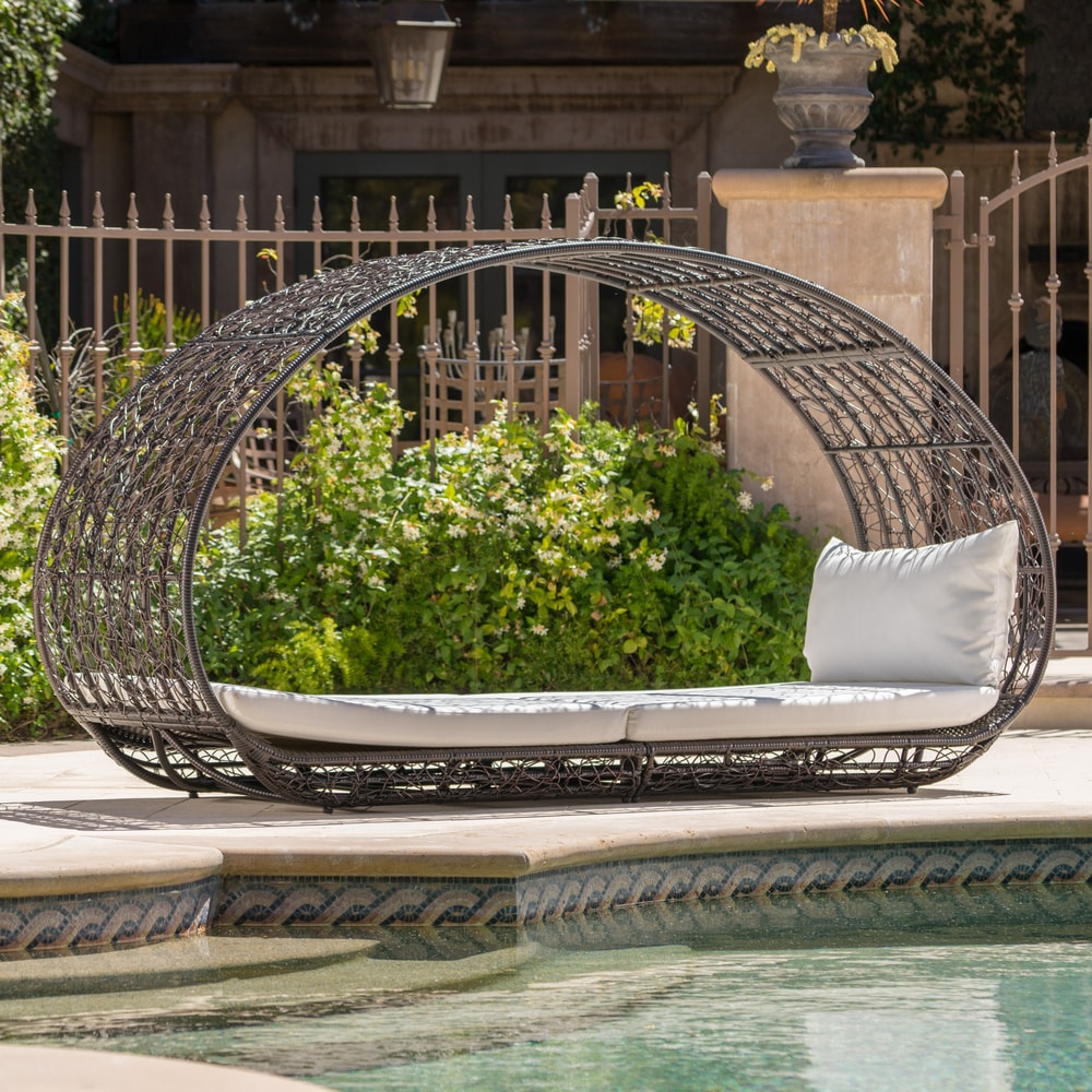 Boca Grande Outdoor Daybed by Christopher Knight Home - 91.25"L x 35.75"W x 53.25"H