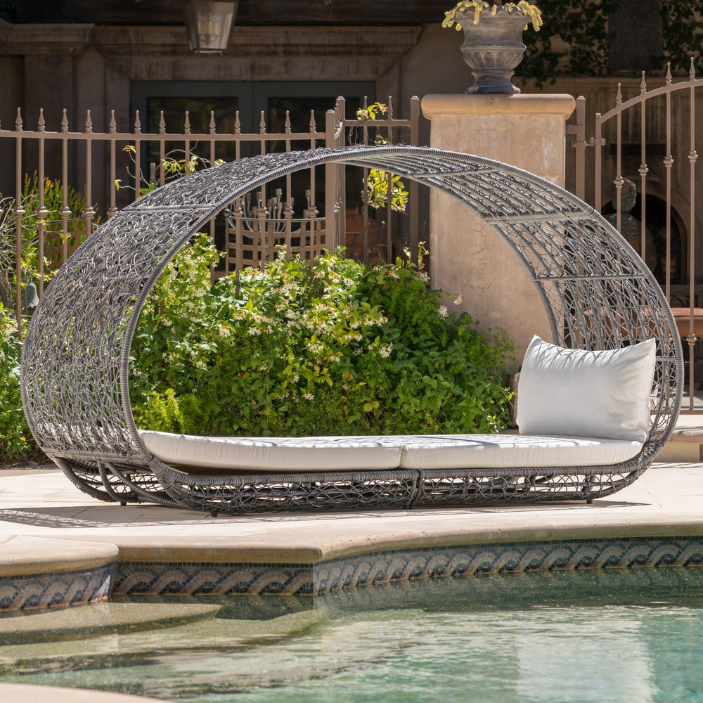 Boca Grande Outdoor Daybed by Christopher Knight Home - 91.25"L x 35.75"W x 53.25"H