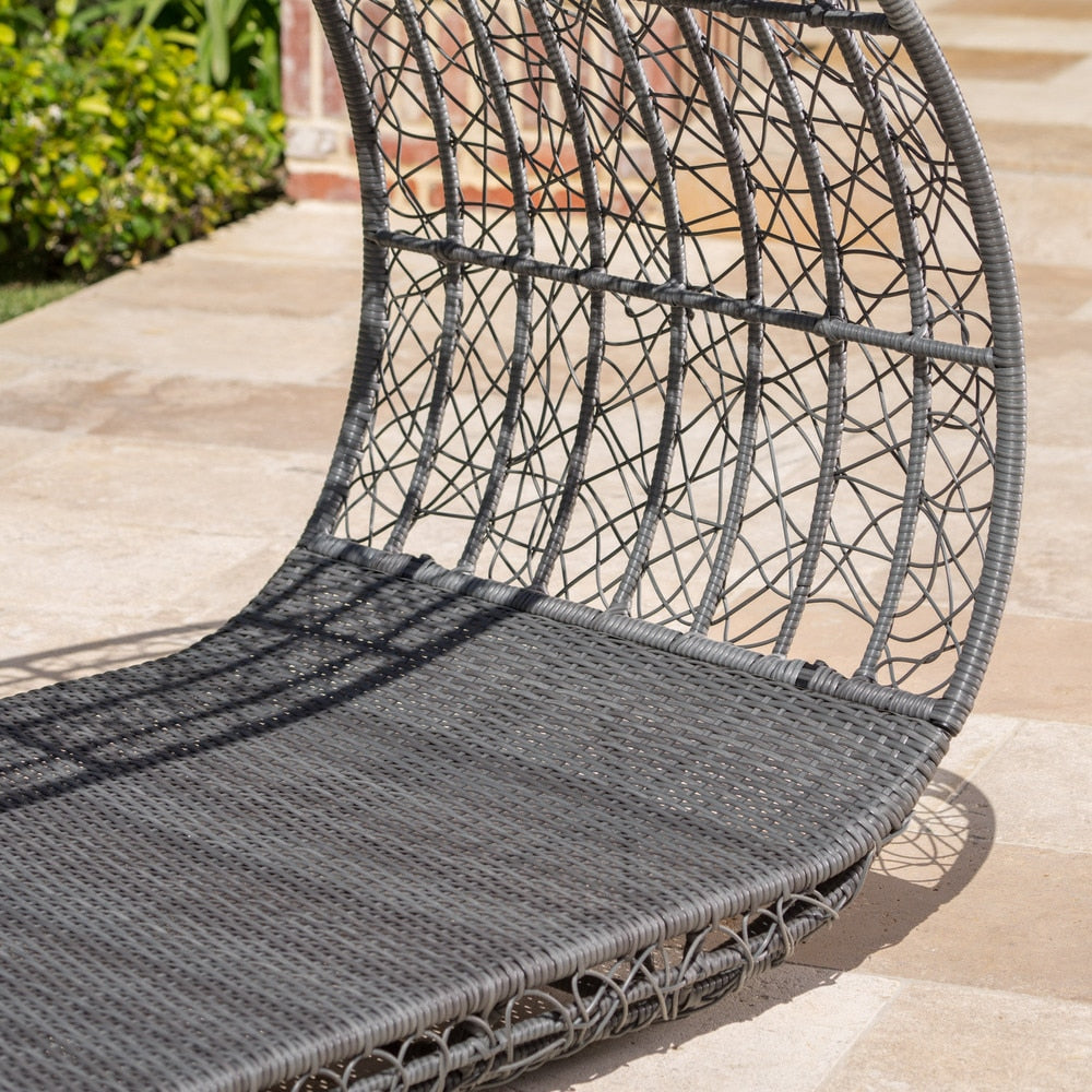 Boca Grande Outdoor Daybed by Christopher Knight Home - 91.25"L x 35.75"W x 53.25"H