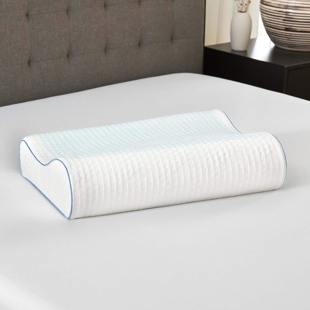 Bodipedic Comfort Gel Overlay Contour Memory Foam Bed Pillow - White