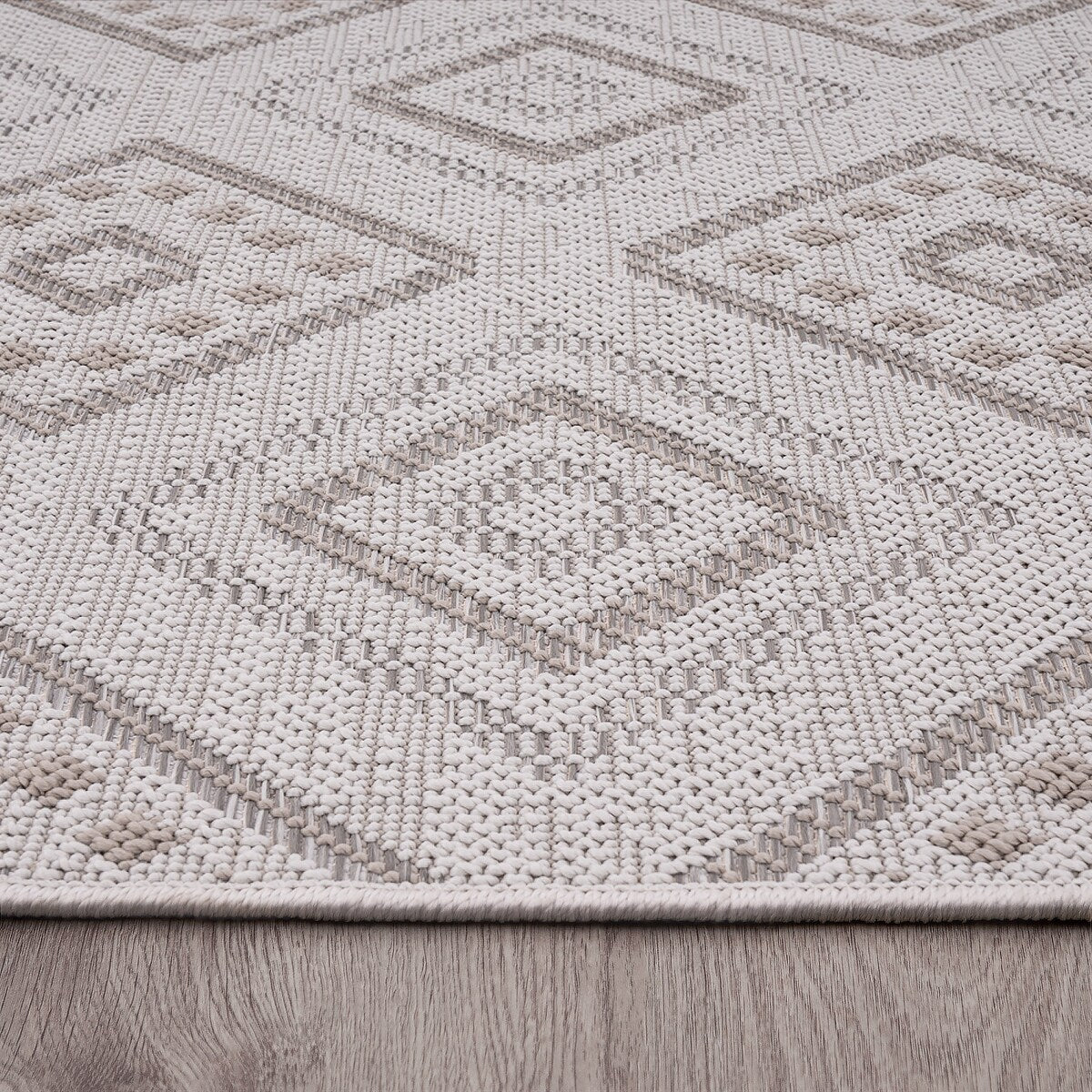 Boho Trellis Outdoor Rug for Patio Modern durable in Beige Cream