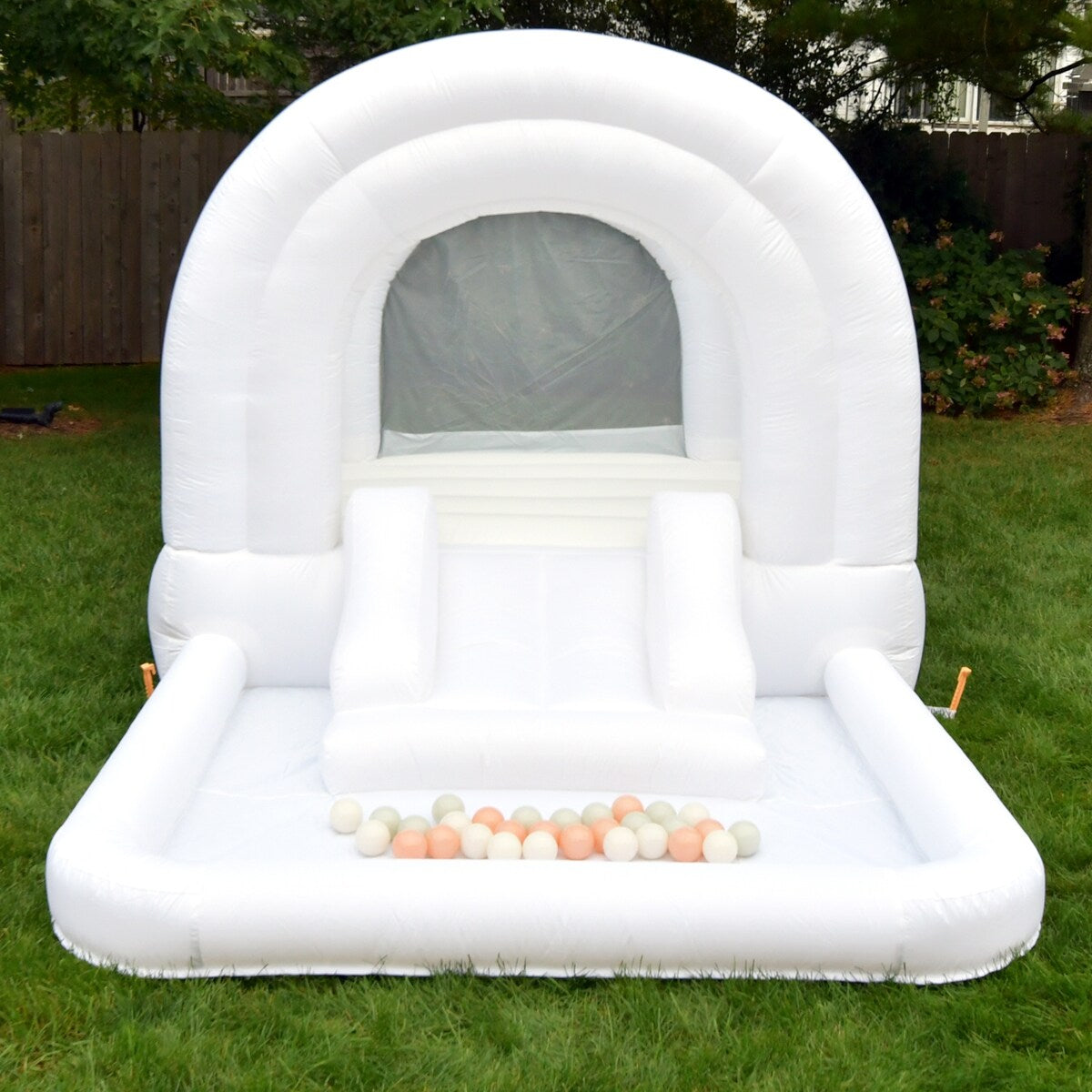Bounceland DayDreamer Cloud Bounce House with ball pit